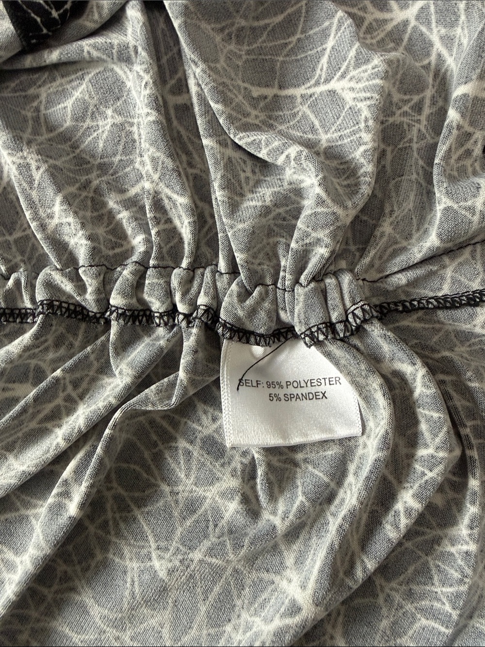 Winter Branches Side Ruched V-Neck Shell - Picture 9 of 9